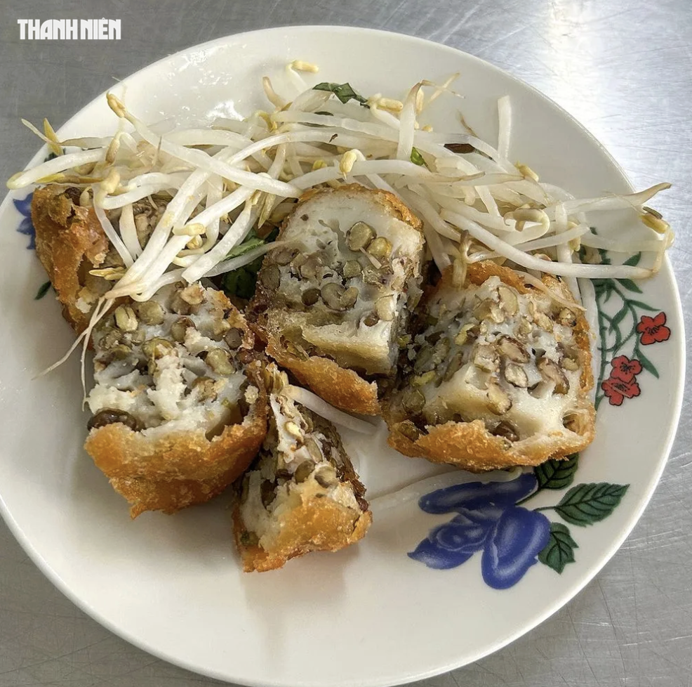 Quán bánh cuốn Michelin ở trung tâm TP.HCM: Thâm niên 65 năm, bà chủ có thói quen đặc biệt- Ảnh 5.