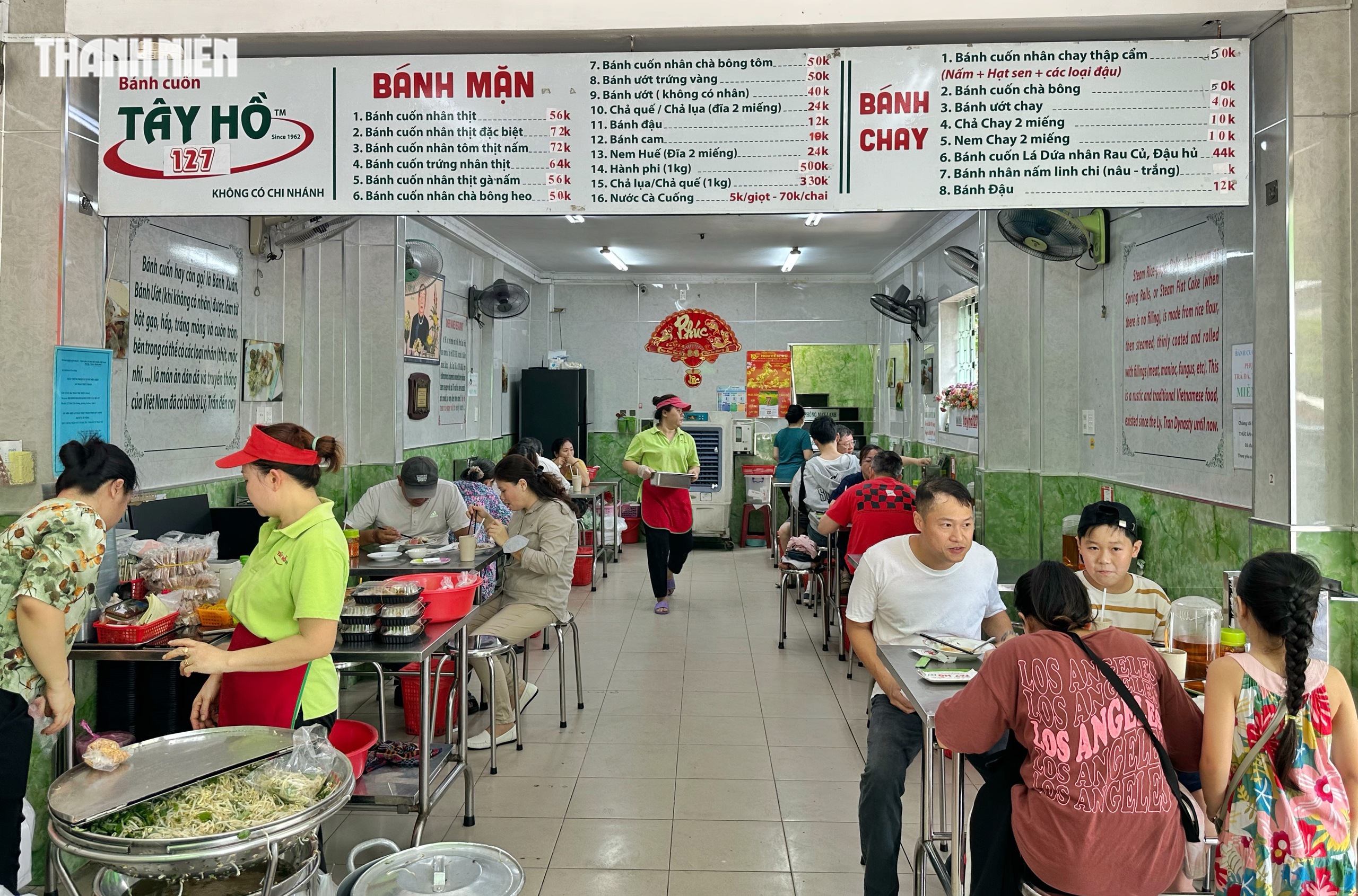 Quán bánh cuốn Michelin ở trung tâm TP.HCM: Thâm niên 65 năm, bà chủ có thói quen đặc biệt- Ảnh 8.
