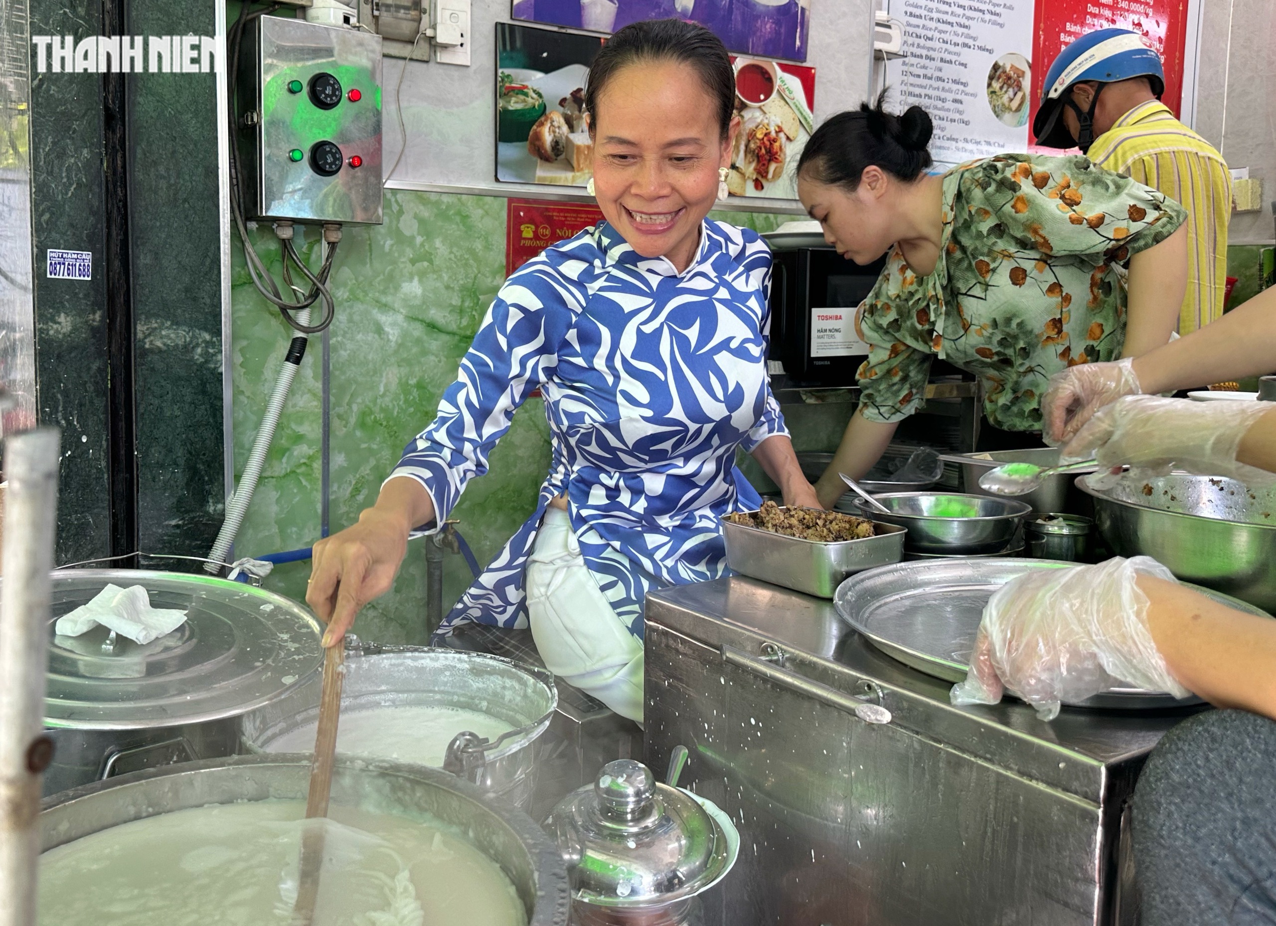 Quán bánh cuốn Michelin ở trung tâm TP.HCM: Thâm niên 65 năm, bà chủ có thói quen đặc biệt- Ảnh 10.
