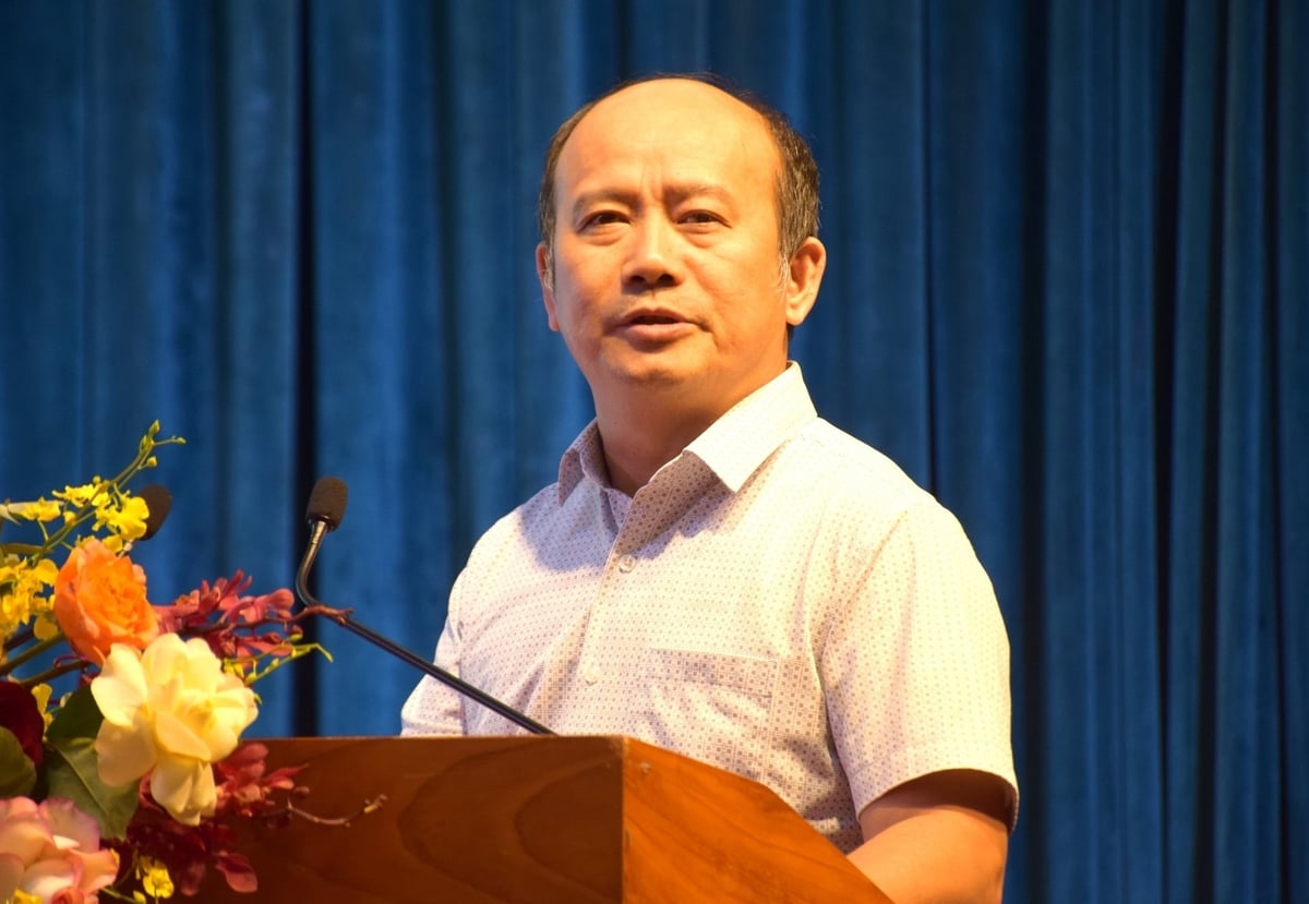 Ông Vũ Duyên Hải, Phó Cục trưởng Cục Thủy sản và Kiểm ngư, báo cáo tình hình chống khai thác IUU trong thời gian qua. Ảnh: V.Đ.T. Ông Vũ Duyên Hải, Phó Cục trưởng Cục Thủy sản và Kiểm ngư, báo cáo tình hình chống khai thác IUU trong thời gian qua. Ảnh: V.Đ.T.