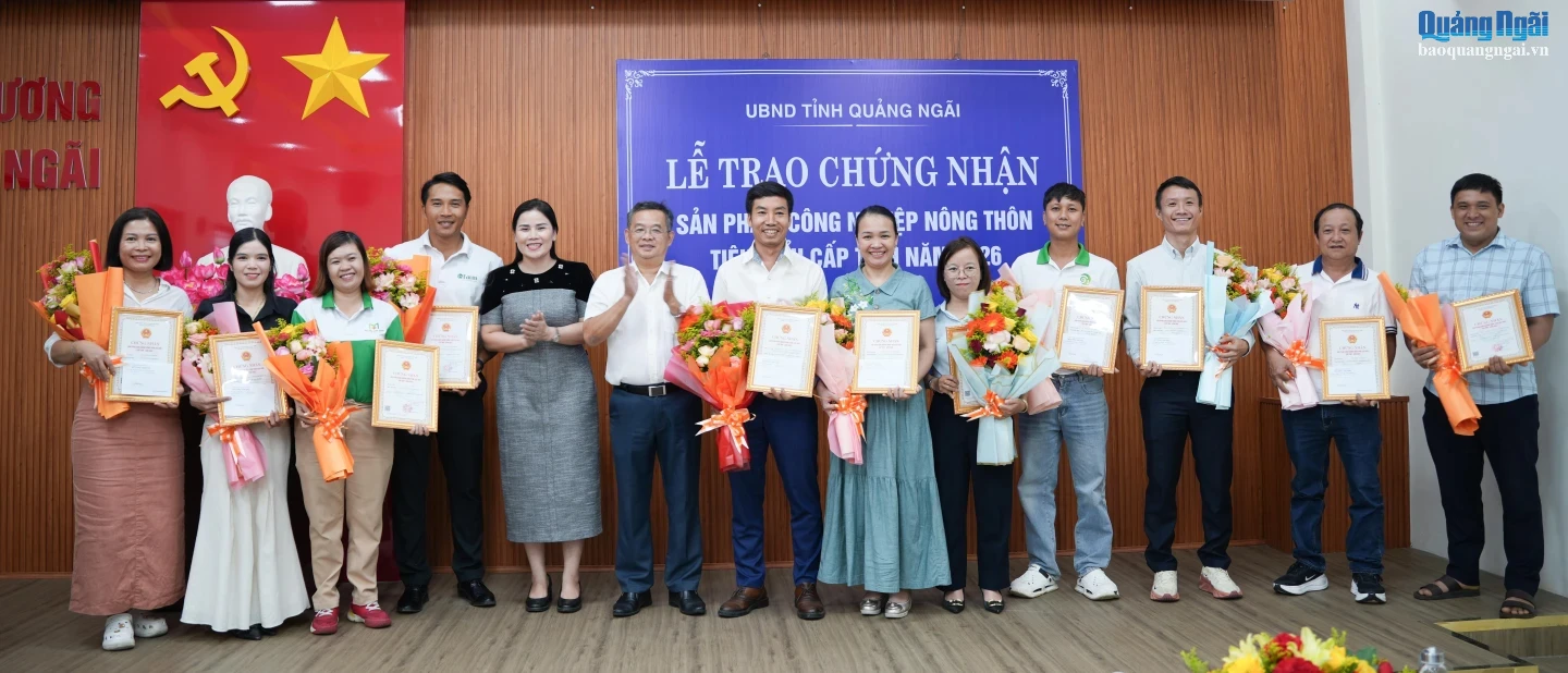 Các tổ chức, cá nhân nhận Chứng nhận sản phẩm công nghiệp nông thôn tiêu biểu cấp tỉnh năm 2026.