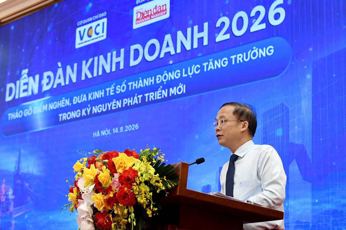 Ông Bùi Trung Nghĩa, Phó Chủ tịch VCCI phát biểu khai mạc. Ảnh: Vũ Khuê.