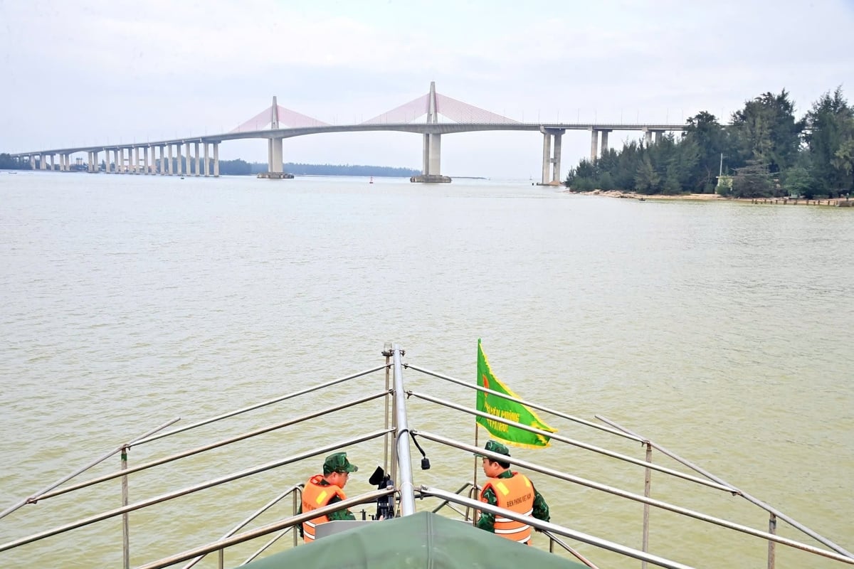 TP. Huế đang thực hiện 'Tháng cao điểm' chống IUU nhằm khắc phục các khuyến nghị của Ủy ban châu Âu tại đợt thanh tra lần thứ 5 trên địa bàn thành phố. Ảnh: Văn Dinh.