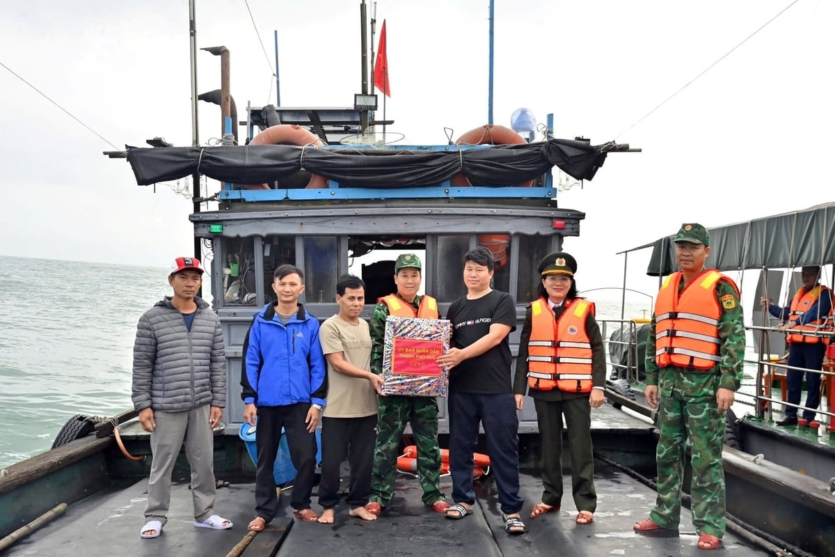 TP. Huế đã và đang thực hiện nhiều giải pháp để ngăn chặn khai thác thủy sản bất hợp pháp. Ảnh: Văn Dinh.